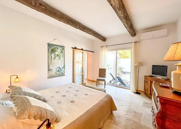 Mas De Charme à 8kms D'uzes Villa